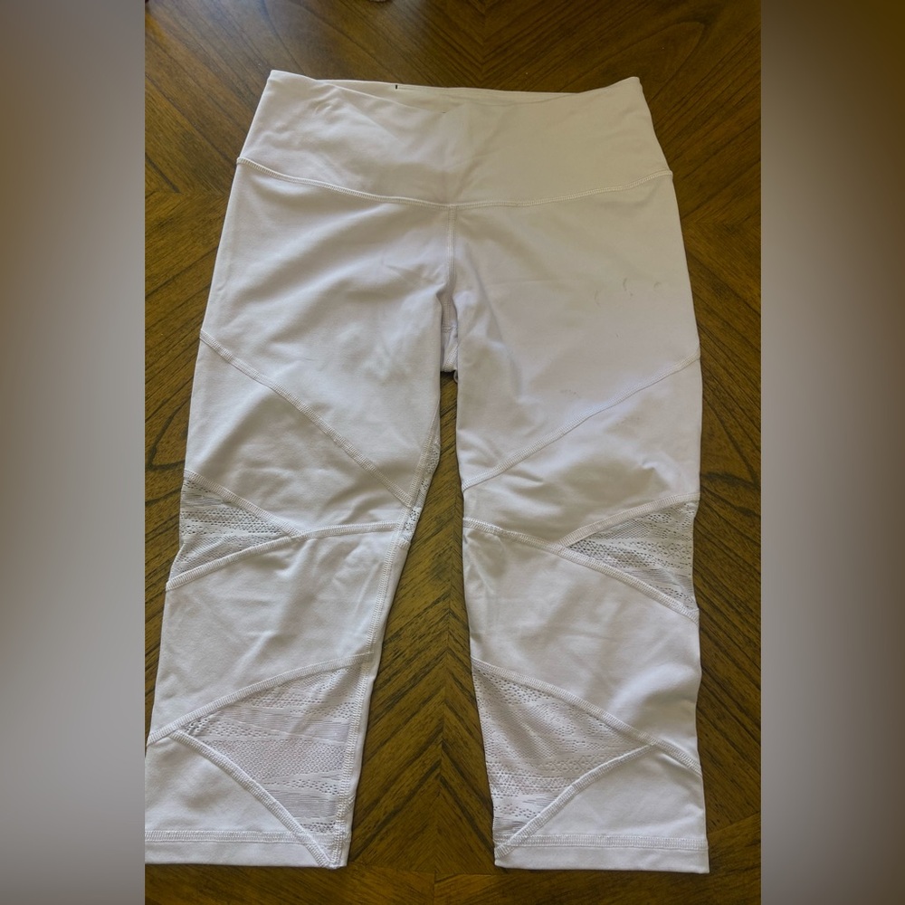 Victoria Sport Leggings Lilac Size Medium Cropped Lace Detail